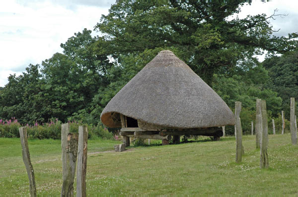 Iron_Age_Fort_Castell_Hennllys_1.jpg